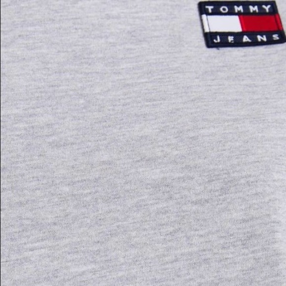 Tommy Hilfiger Short Sleeve Grey Badge Tee XS NWT - Picture 9 of 10